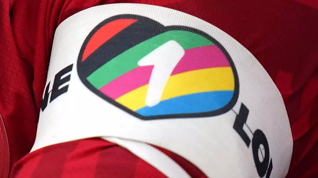 Die FIFA lässt bei der Frauen-WM mehrfarbige Kapitänsbinden im Stile der «One Love»-Binde zu. - Bild: Adam Davy/Press Association/dpa