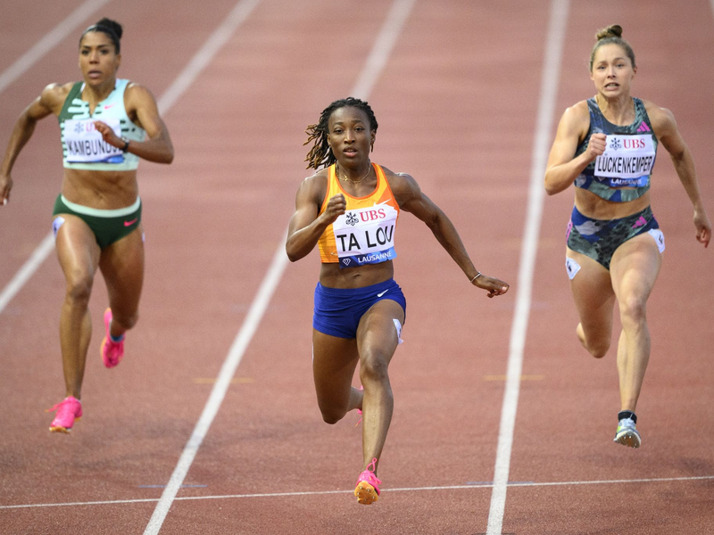 Doppel-Europameisterin Gina Lückenkemper freute sich über 100 Meter über den nächsten Podestplatz. - Foto: Laurent Gillieron/KEYSTONE/dpa