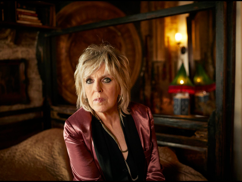 Lucinda Williams erzählt hinreißende  «Stories From A Rock N Roll Heart». - Foto: Danny Clinch/Oktober Promotion/dpa