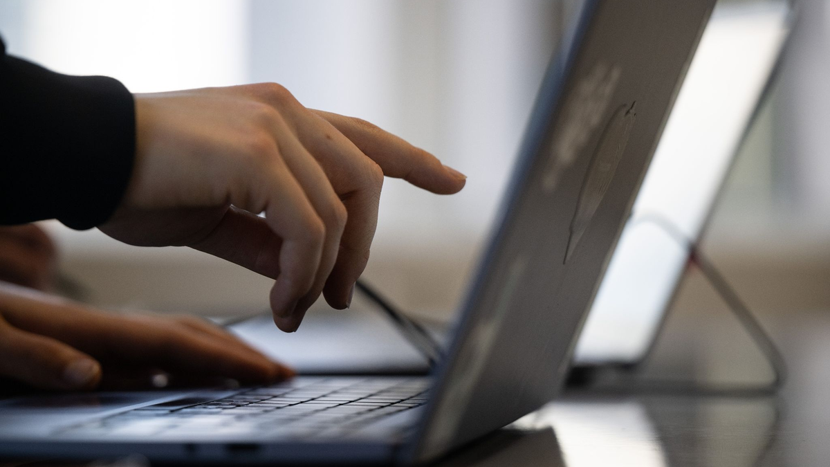 Die britische Regierung ordnet das Ende der Vier-Tage-Woche an. - Foto: Sebastian Gollnow/dpa