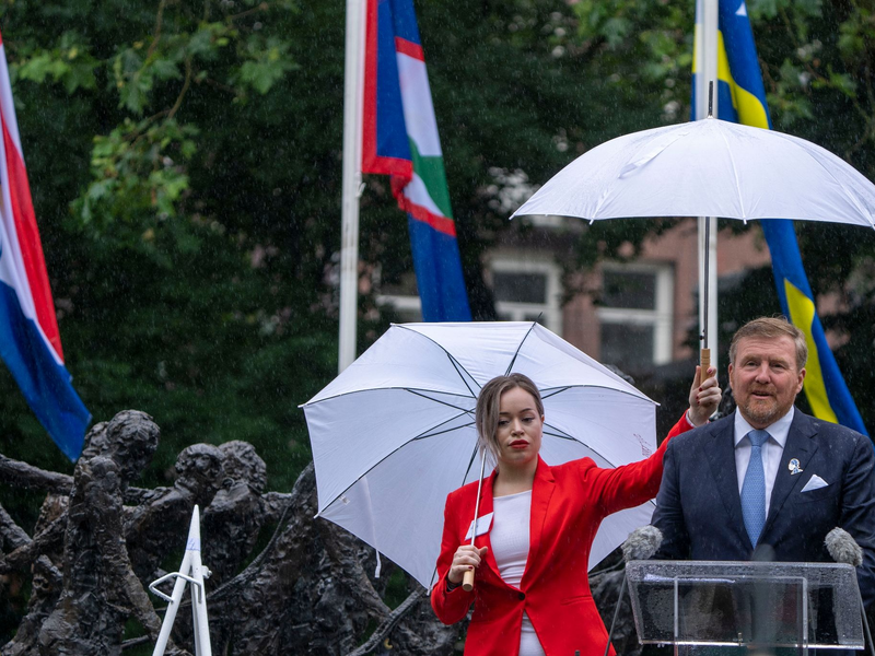 König Willem-Alexander entschuldigt sich für die Rolle des niederländischen Königshauses während der Sklaverei. - Foto: Peter Dejong/AP POOL/dpa