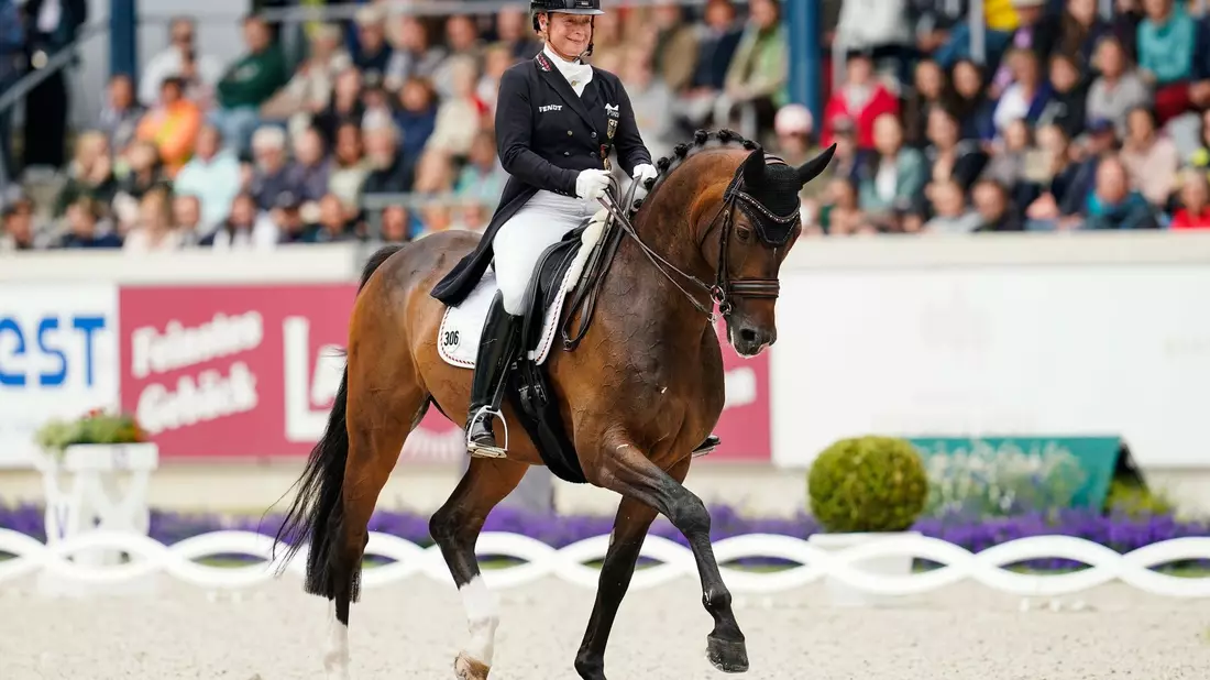Isabell Werth darf mit Wendy (nicht im Bild) auf einen Olympia-Start hoffen. - Bild: Uwe Anspach/dpa