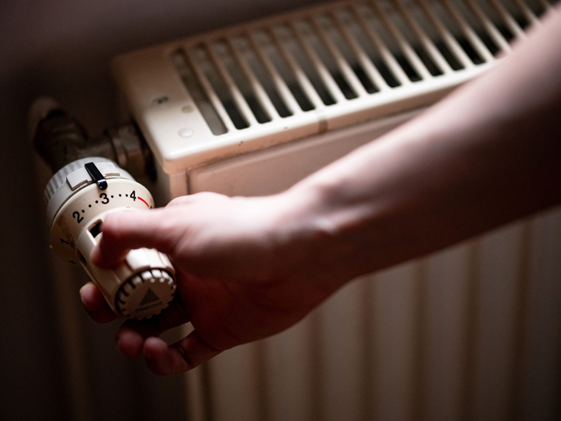 Das Wärmeplanungsgesetz soll das bereits beschlossene Heizungsgesetz ergänzen. - Foto: Fabian Sommer/dpa