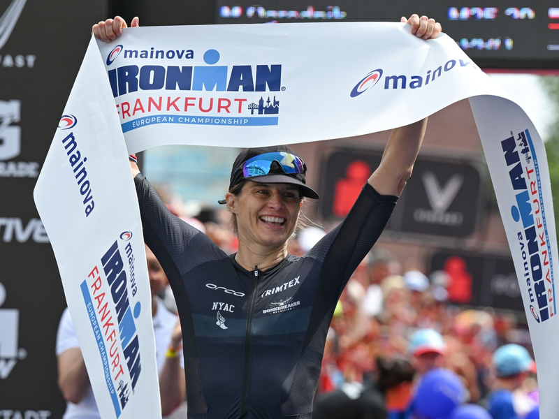 Sarah True hat die Ironman-Europameisterschaft in Frankfurt gewonnen. - Foto: Arne Dedert/dpa