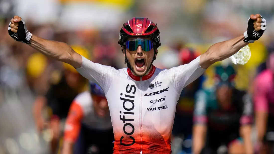 Den Tagessieg in San Sebastian feierte der Franzose Victor Lafay. - Bild: Daniel Cole/AP/dpa