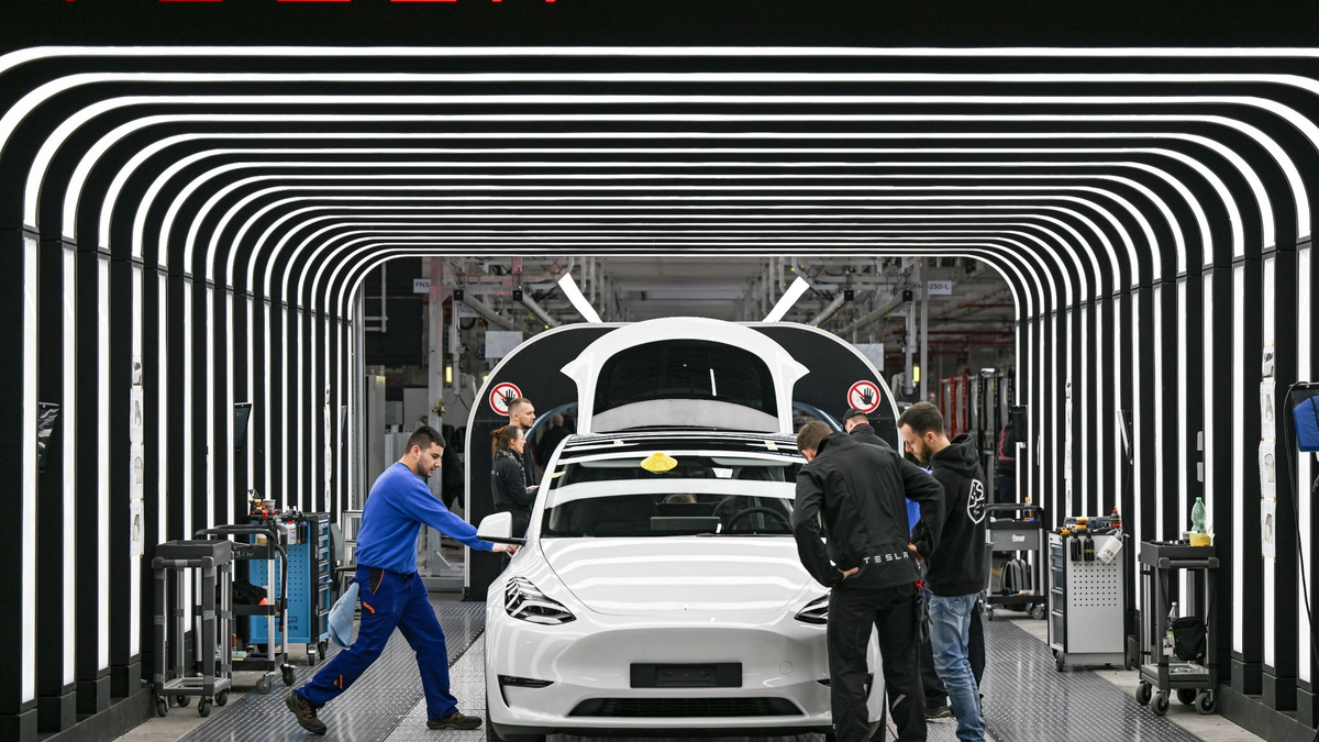 Die Baustelle des Gebäudes der Batteriefabrik der Tesla Gigafactory Berlin Brandenburg. - Foto: Patrick Pleul/dpa
