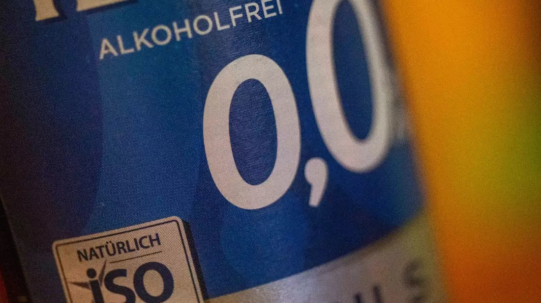 Alkoholfreie Biere werden immer beliebter. - Bild: Christophe Gateau/dpa