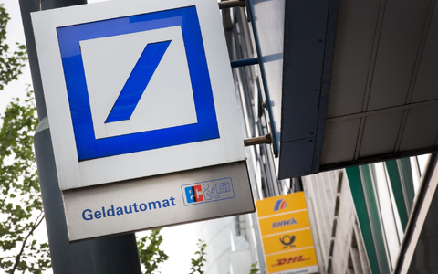 Kundinnen und Kunden der Deutschen Bank könnten von einem Datenleck betroffen sein. - Foto: picture alliance / Martin Gerten/dpa