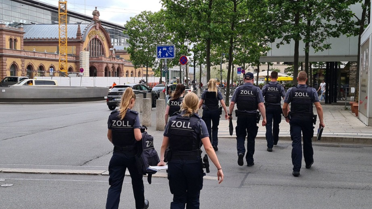 HZA-EF: Jahresbilanz 2025 der Finanzkontrolle Schwarzarbeit des Zolls / Zoll überprüft rund 1.600 Arbeitgeber in Thüringen und Südwestsachsen und deckt Millionenschaden auf - Foto: presseportal.de