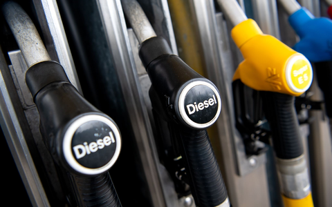 Tanken: Zuletzt wurde es an den Zapfsäulen wieder billiger.  - Foto: Sven Hoppe/dpa