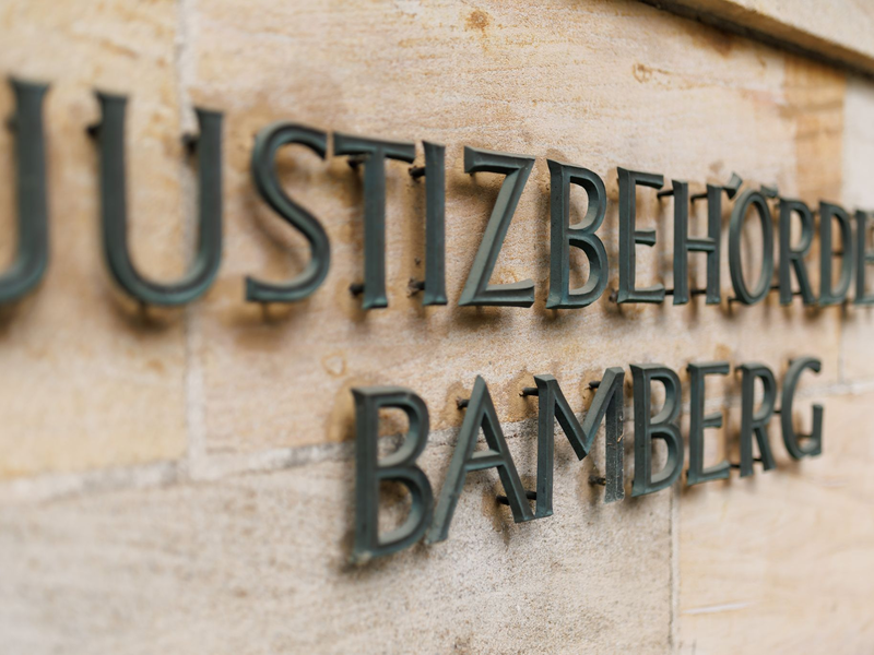 Das Oberlandesgericht Bamberg verhandelt über die Berufung der Schadenersatzklage. - Foto: Daniel Karmann/dpa