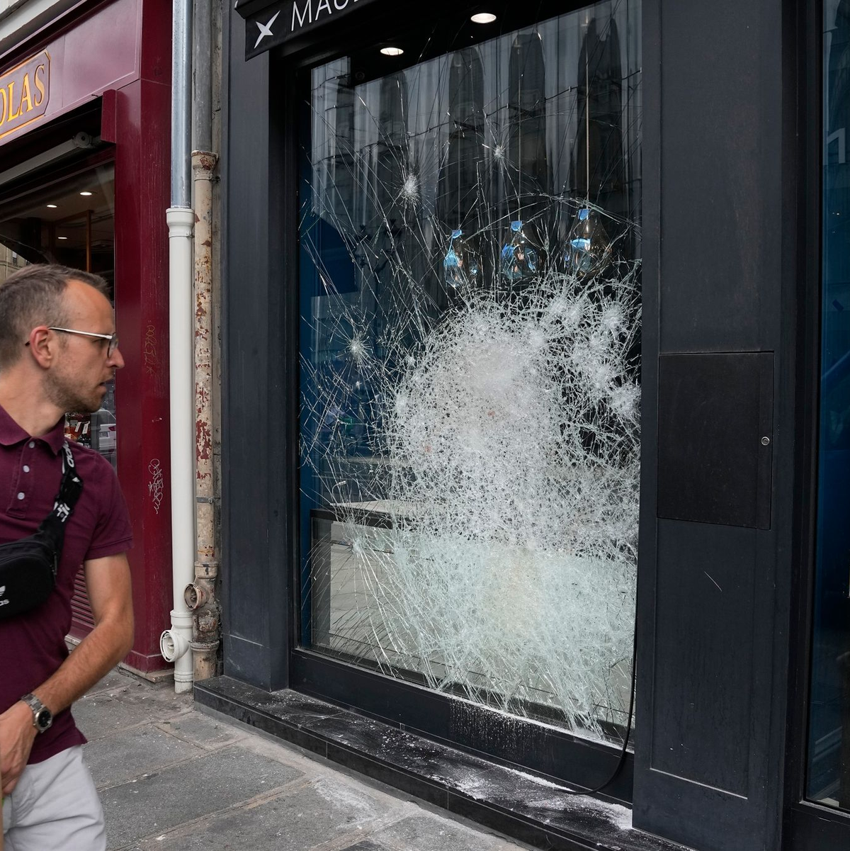 Schäden in Frankreichs Hauptstadt Paris nach den Krawallen infolge von Polizeigewalt. - Foto: Michel Euler/AP/dpa