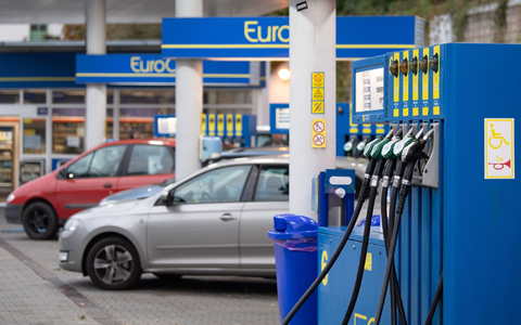 Eine Tankstelle in Hrensko nahe der deutsch-tschechischen Grenze. - Foto: Sebastian Kahnert/dpa-Zentralbild/dpa