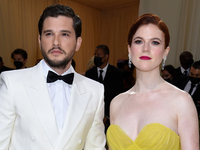 Das zweite Kind der «Game of Thrones»-Stars Kit Harington und Rose Leslie (beide 36) ist auf die Welt gekommen. - Foto: Evan Agostini/Invision/AP/dpa