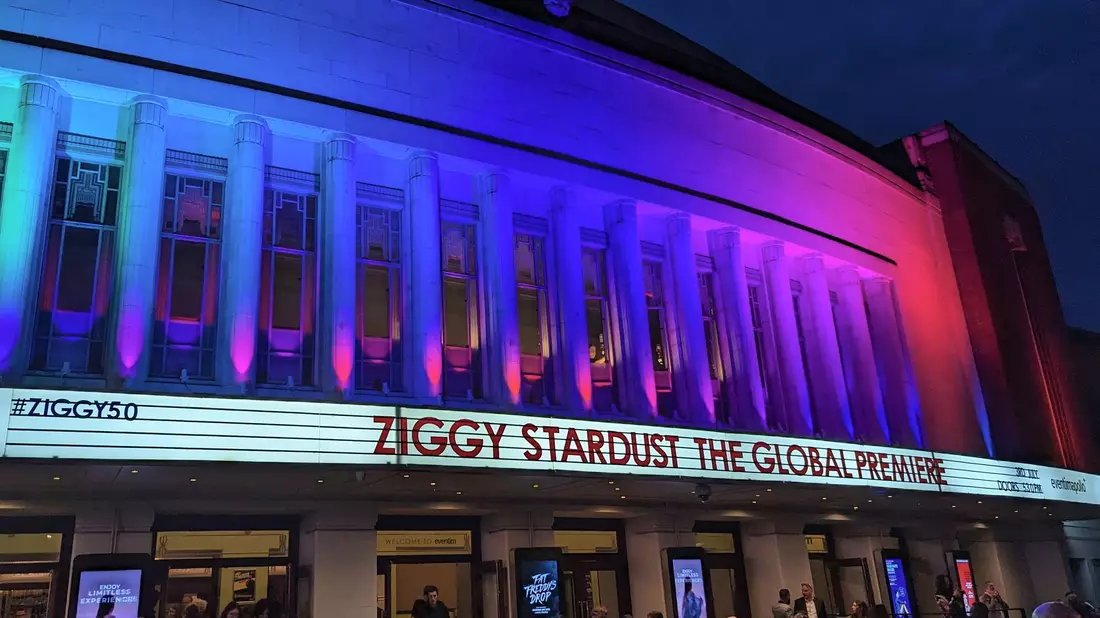 Das Hammersmith Odeon gibt es seit 91 Jahren. Inzwischen heißt die Konzerthalle Eventim Apollo. - Bild: Philip Dethlefs/dpa