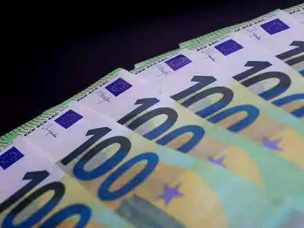 Im Rahmen des Finanzausgleichs zwischen den 16 Bundesländern wurden 2022 rund 18,5 Milliarden Euro umverteilt. Mit Einzahlungen von fast 9,9 Milliarden Euro trug Bayern die mit Abstand größte Last. - Foto: Karl-Josef Hildenbrand/dpa
