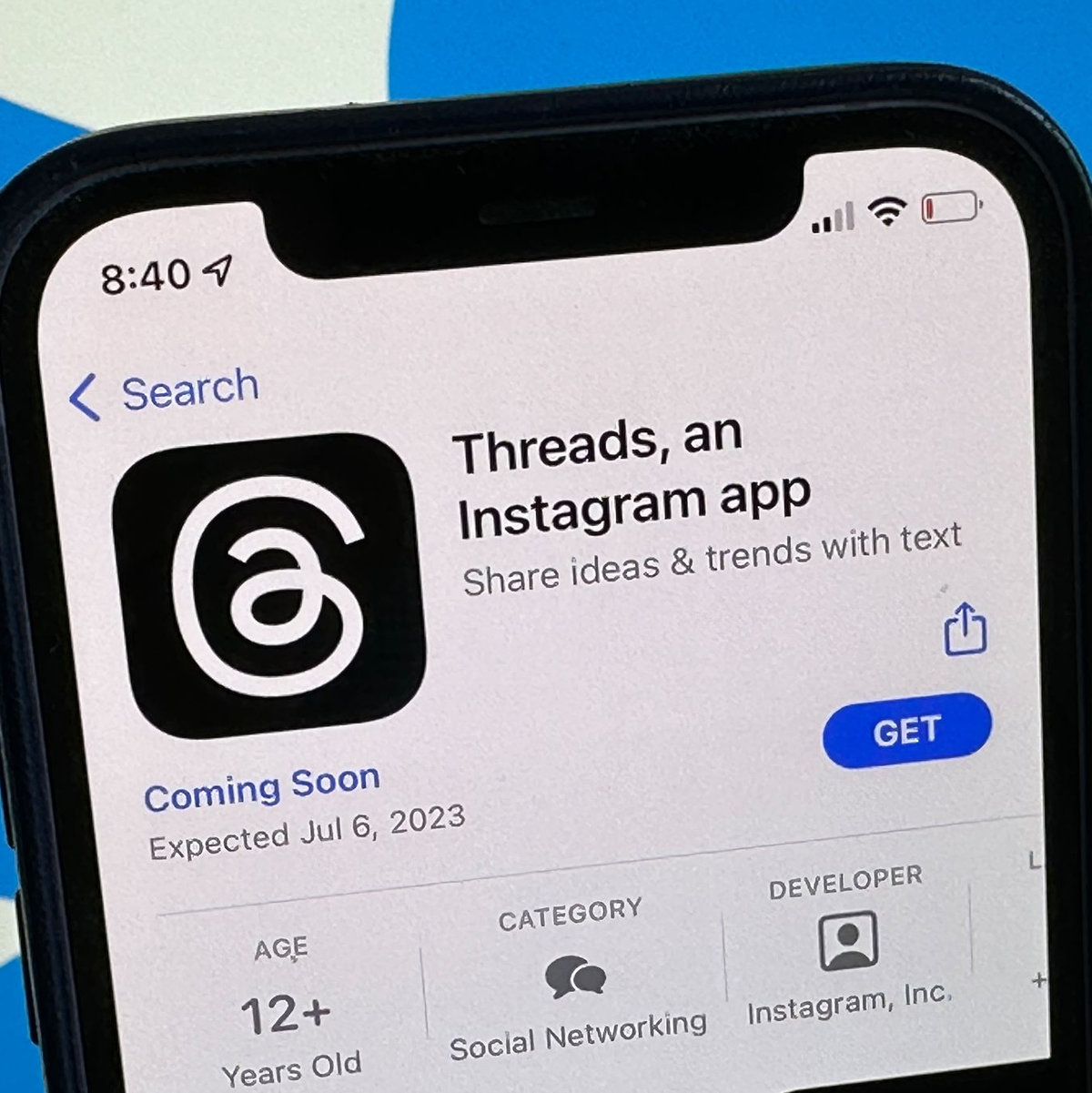 Die Ankündigung der Social-Media-App Threads wird im US-amerikanischen App Store von Apple angezeigt. - Foto: Christoph Dernbach/dpa
