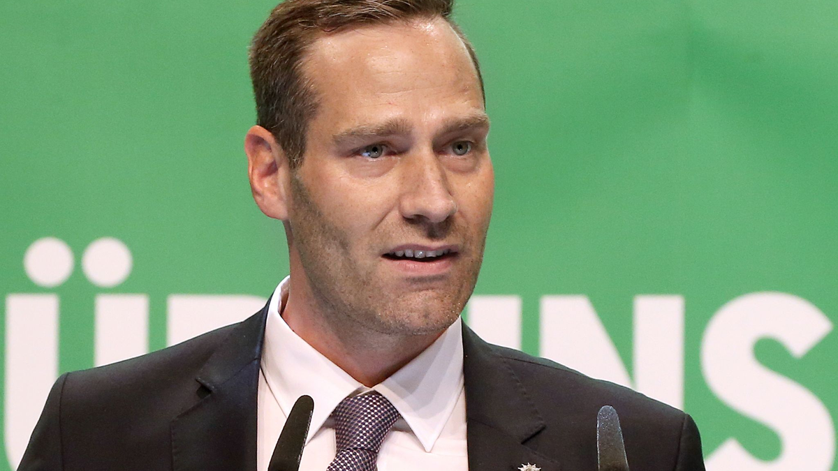 «Auch in Deutschland nimmt die Ablehnung der Demokratie, des Staates und staatlicher Autorität zu», sagt der Bundesvorsitzende der Gewerkschaft der Polizei (GdP), Jochen Kopelke. - Foto: Wolfgang Kumm/dpa