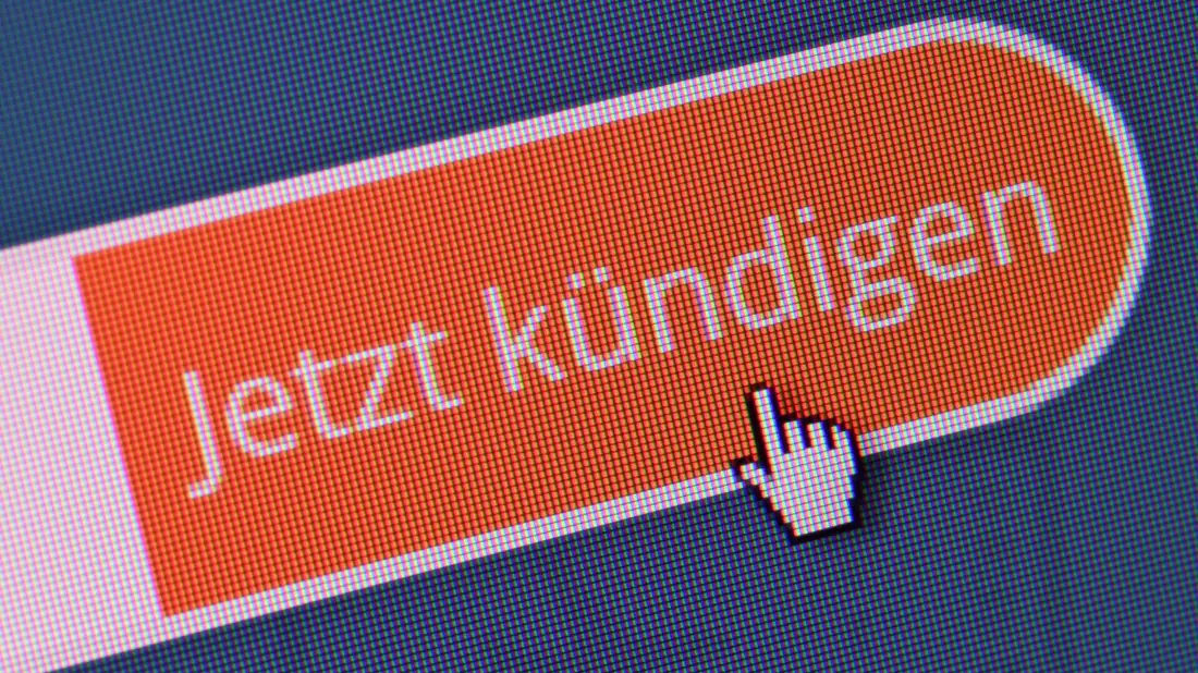 Unternehmen, bei denen man online Verträge abschließen kann, müssen seit Juli 2022 einen Button zum einfachen Kündigen anbieten. - Bild: Andrea Warnecke/dpa-tmn