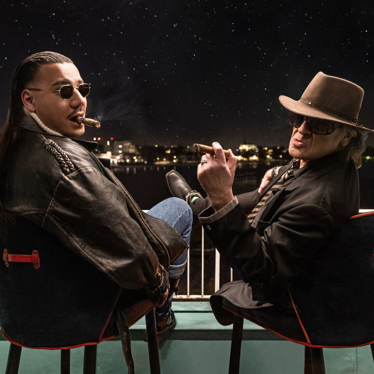 Deutsch-Rapper Apache 207 und Udo Lindenberg liegen in den Singlecharts vorn. - Foto: Tine Acke/Warner Music/dpa