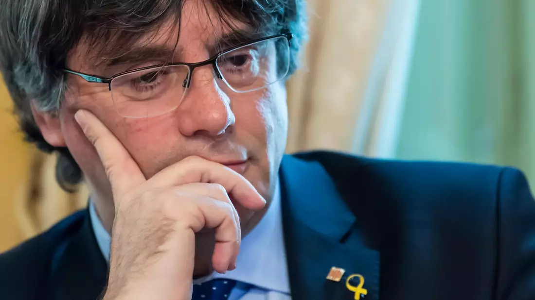 Floh mit weiteren Regierungsmitgliedern vor der Strafverfolgung ins Ausland und lebt heute in Belgien: Carles Puigdemont. - Bild: Martial Trezzini/KEYSTONE/dpa