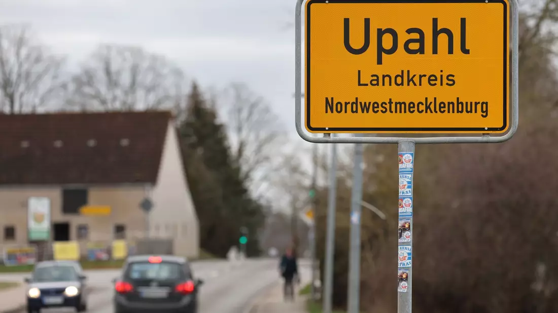 Dem Landkreis Nordwestmecklenburg mangelt es an Erstaufnahmeplätzen für Flüchtlinge - aktuell werden bereits Turnhallen genutzt. - Bild: Bernd Wüstneck/dpa