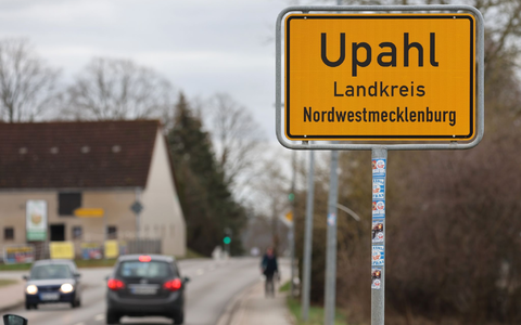 Dem Landkreis Nordwestmecklenburg mangelt es an Erstaufnahmeplätzen für Flüchtlinge - aktuell werden bereits Turnhallen genutzt. - Foto: Bernd Wüstneck/dpa