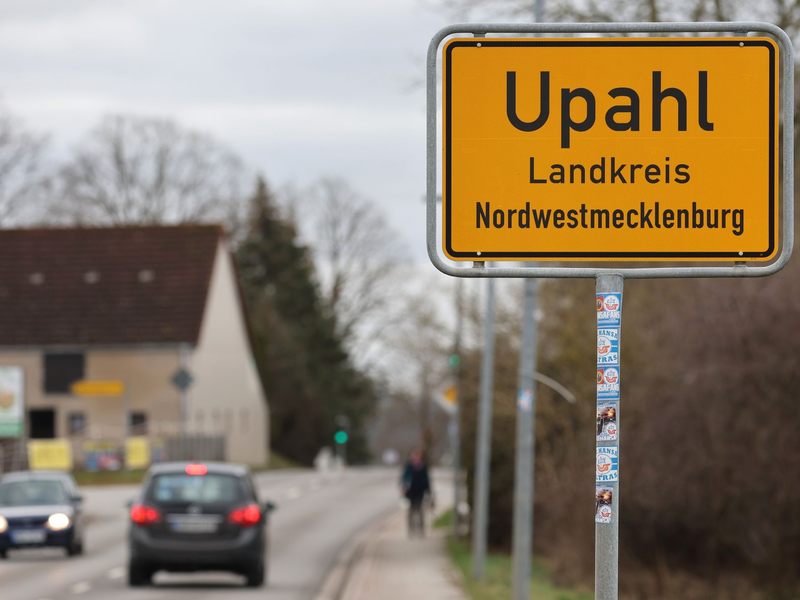 Dem Landkreis Nordwestmecklenburg mangelt es an Erstaufnahmeplätzen für Flüchtlinge - aktuell werden bereits Turnhallen genutzt. - Foto: Bernd Wüstneck/dpa