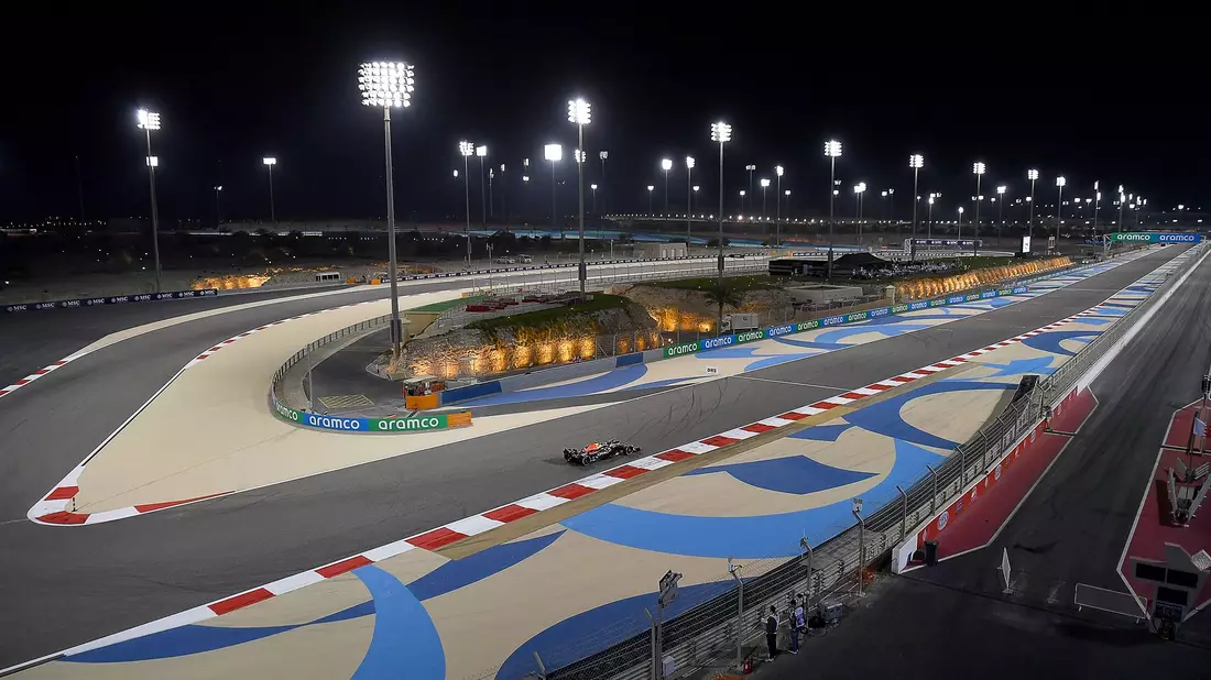 Die Formel-1-Saison 2024 wird in Bahrain eröffnet. - Bild: Hasan Bratic/dpa