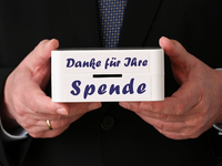 Die Gesamthöhe der Geldspenden in Deutschland liegt für 2023 bei etwa 5 Miiliarden Euro. - Foto: Jens Kalaene/dpa