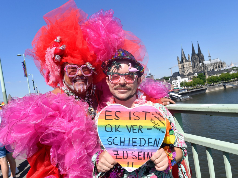 Zum Kölner CSD werden wieder Hunderttausende Menschen erwartet. - Foto: Roberto Pfeil/dpa