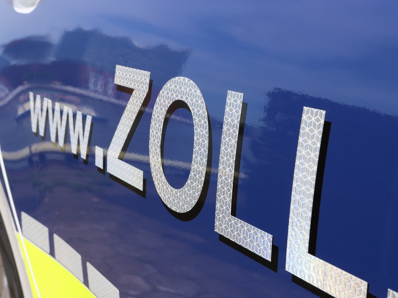 HZA-SI: Zoll versteuer Schweizer Fahrzeug - Foto: presseportal.de