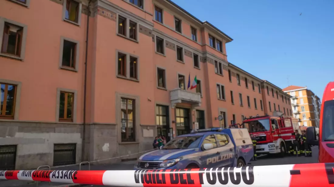 In dem Pflegeheim ist in der Nacht ein Feuer ausgebrochen. - Bild: Antonio Calanni/AP