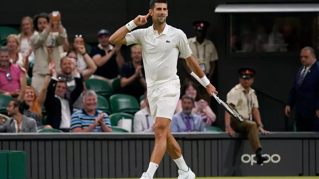 Novak Djokovic aus Serbien reagiert nach einem Punktgewinn. - Bild: Alberto Pezzali/AP/dpa