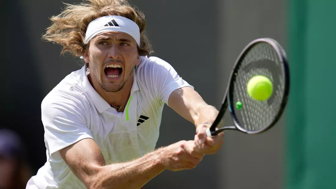 Setzte sich in der zweiten Runde gegen den Japaner Yosuke Watanuki durch: Alexander Zverev. - Bild: Kin Cheung/AP/dpa
