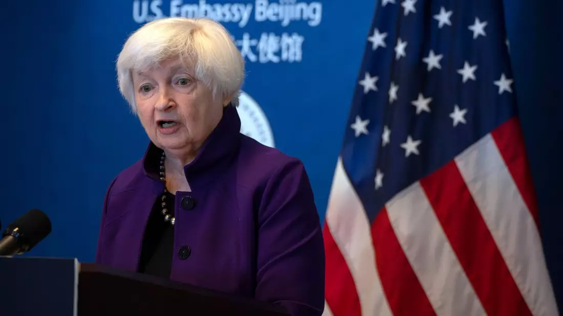 US-Finanzministerin Janet Yellen spricht während einer Pressekonferenz. - Bild: Mark Schiefelbein/AP/dpa