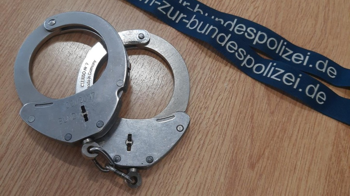 FW Flotwedel: Rauchentwicklung in Eicklinger Sporthalle ruft Feuerwehr auf den Plan - Foto: presseportal.de