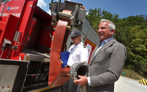 Baden-Württembergs Innenminister Thomas Strobl (CDU) bei einer Übung in Külsheim - Foto: Karl-Josef Hildenbrand/dpa