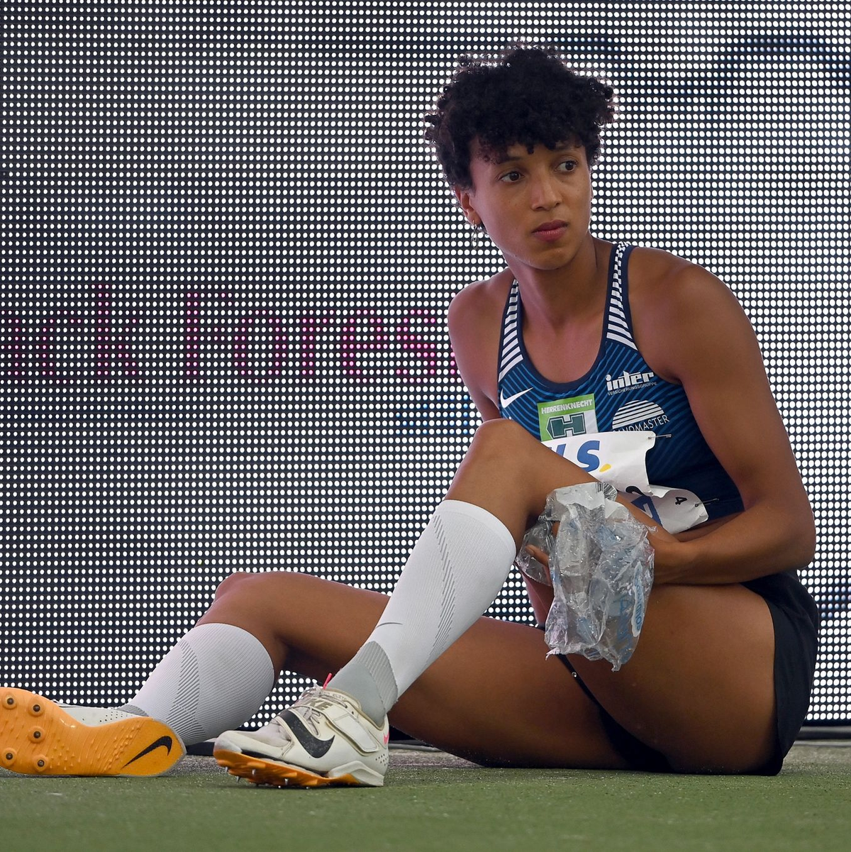 Verletzte sich in Kassel: Malaika Mihambo. - Foto: Swen Pförtner/dpa