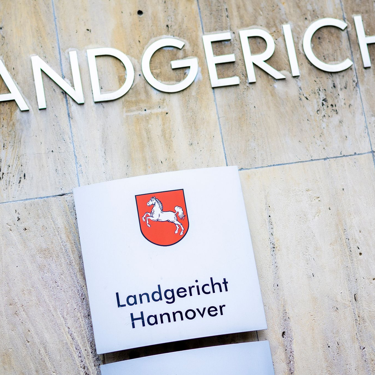 Heute beginnt vor dem Landgericht Hannover der Prozess gegen einen Musiker des Schleswig-Holsteinischen Sinfonieorchesters. - Foto: Moritz Frankenberg/dpa