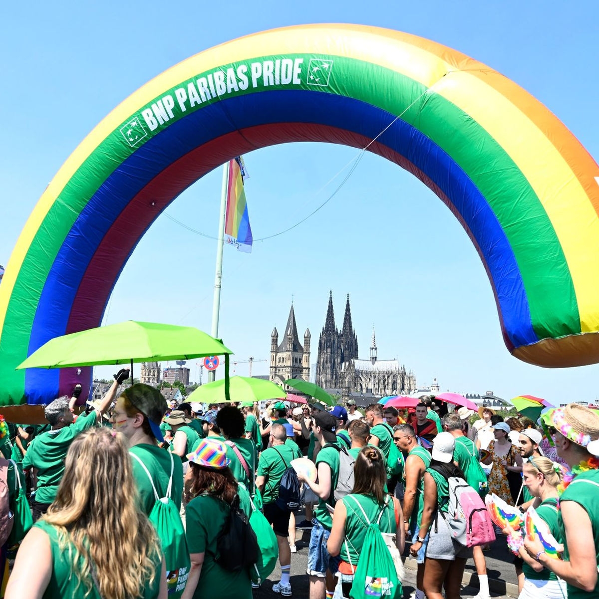 Die ColognePride ist nach Berlin die zweitgrößte CSD-Parade in Deutschland. - Foto: Roberto Pfeil/dpa
