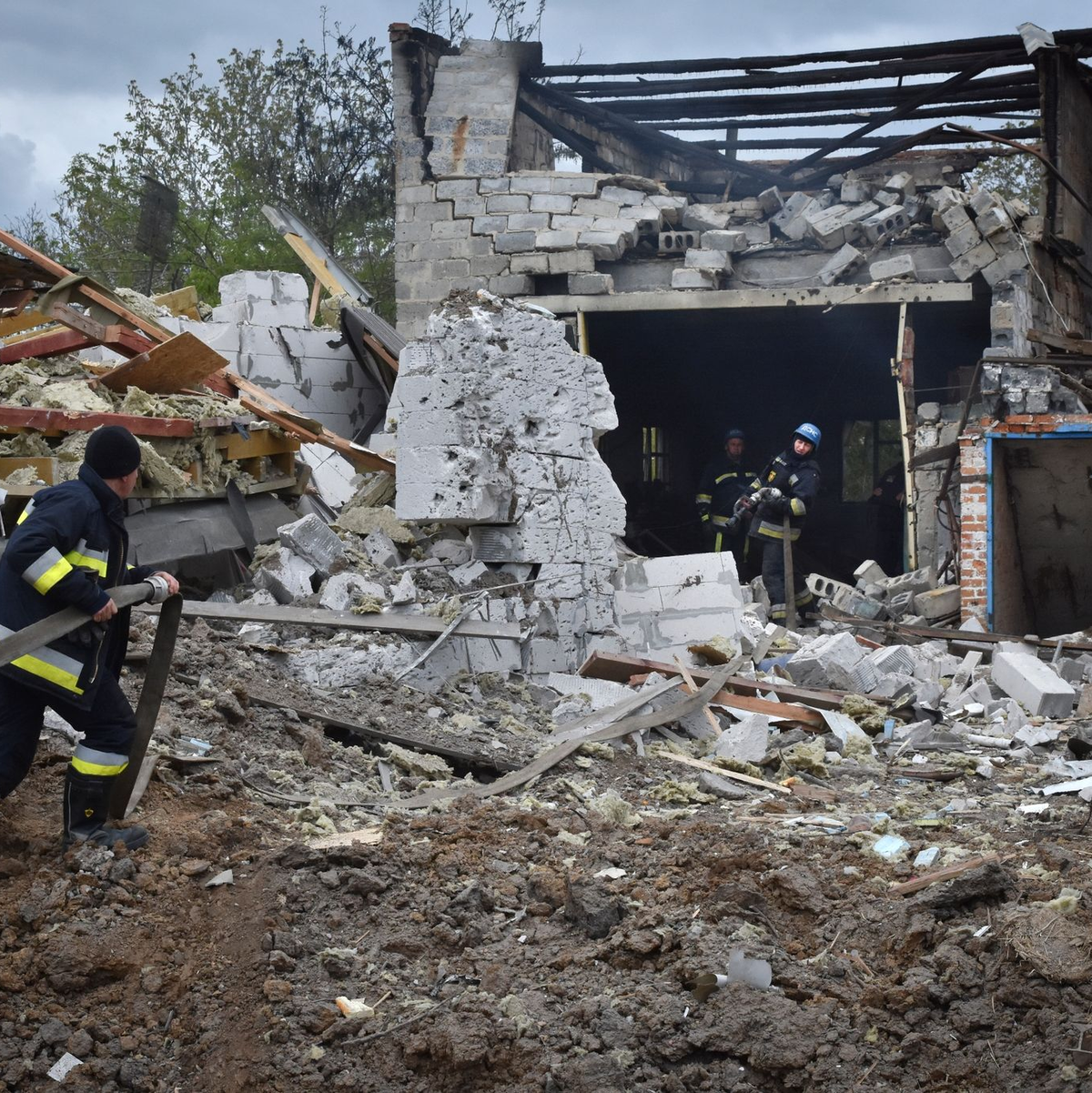 Die Ukraine wehrt seit mehr als zwei Jahren eine großangelegte russische Invasion ab - heute wird der 798. Kriegstag gezählt. - Foto: Andriy Andriyenko/AP/dpa