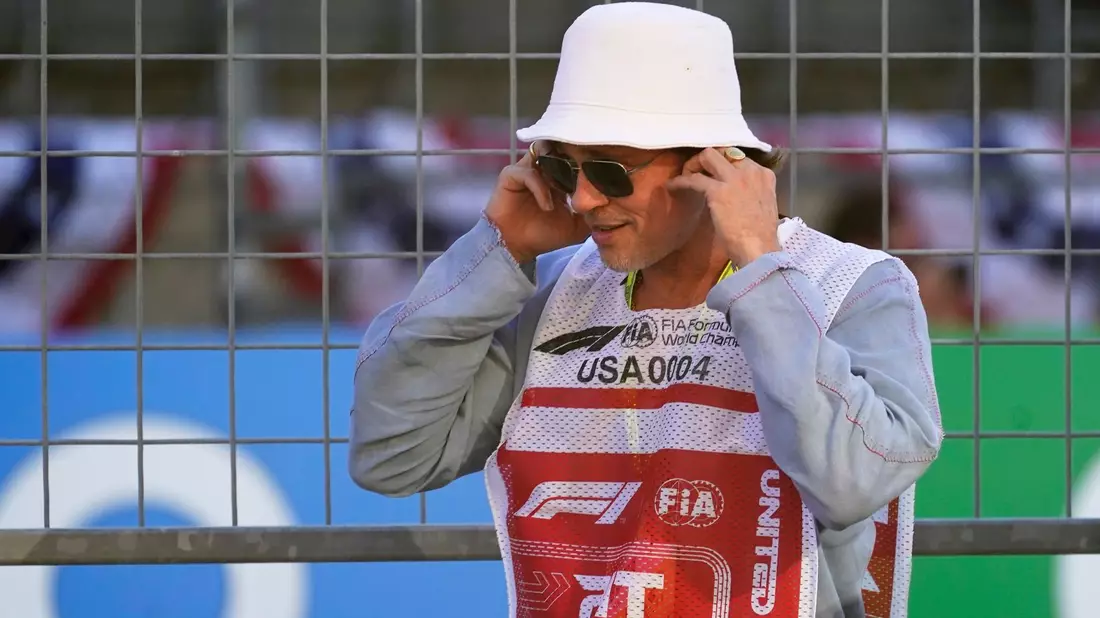 Dreht in Silverstone: Brad Pitt. - Bild: Darron Cummings/AP/dpa
