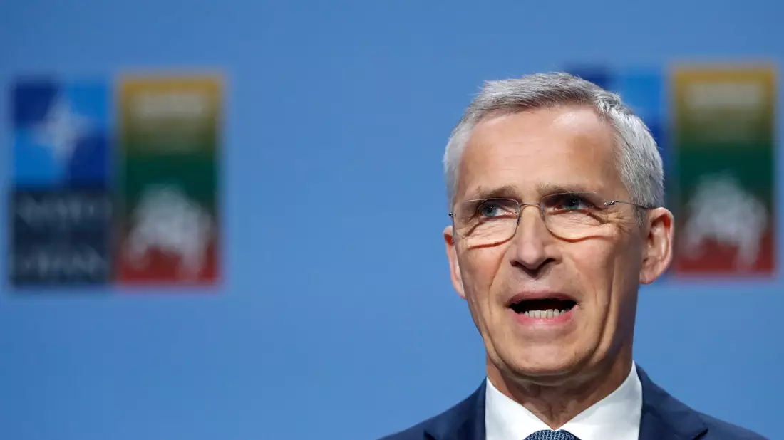 Nato-Generalsekretär Jens Stoltenberg hat ein Außenministertreffen am 28. und 29. November als Zieldatum für den Beitritt Schwedens genannt. - Bild: Mindaugas Kulbis/AP/dpa