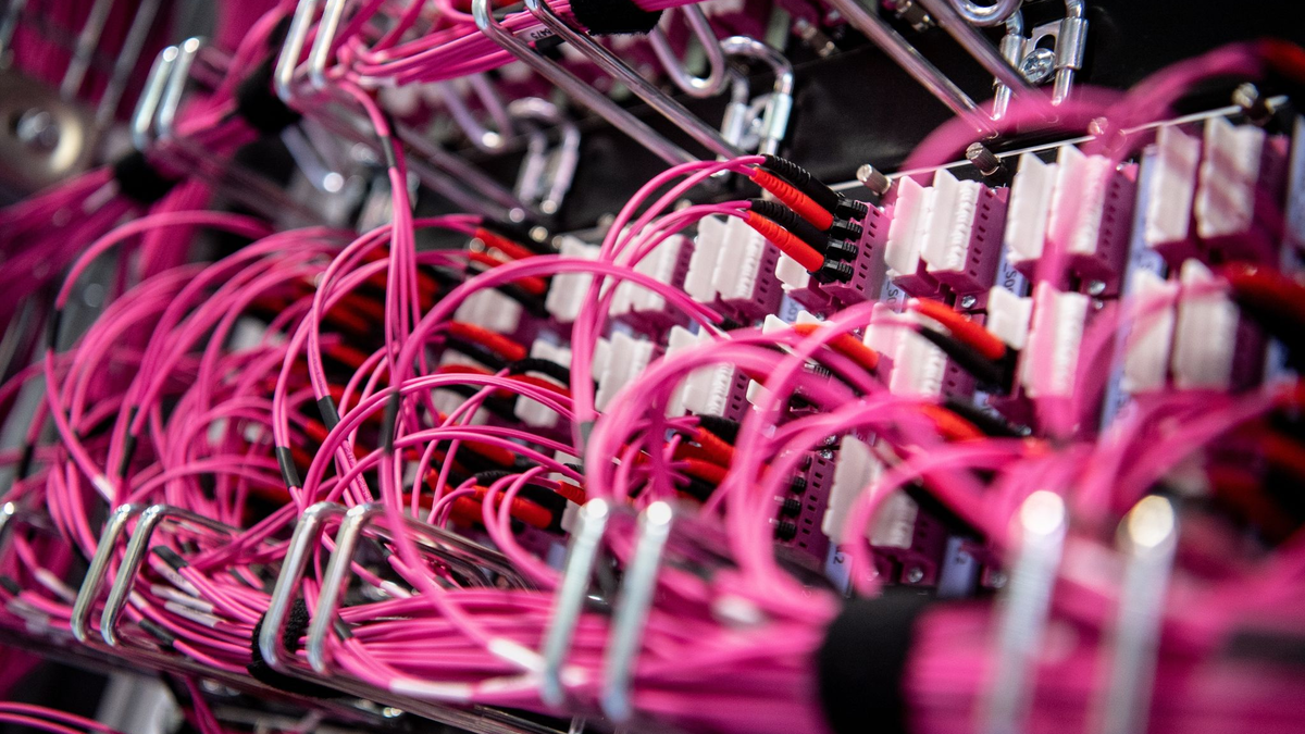 Zwischen der EU und den USA tritt das «Privacy Shield» für die Regelung zur Übermittlung von Daten aus Europa über den Atlantik in Kraft (Symbolbild). - Foto: Matthias Balk/dpa