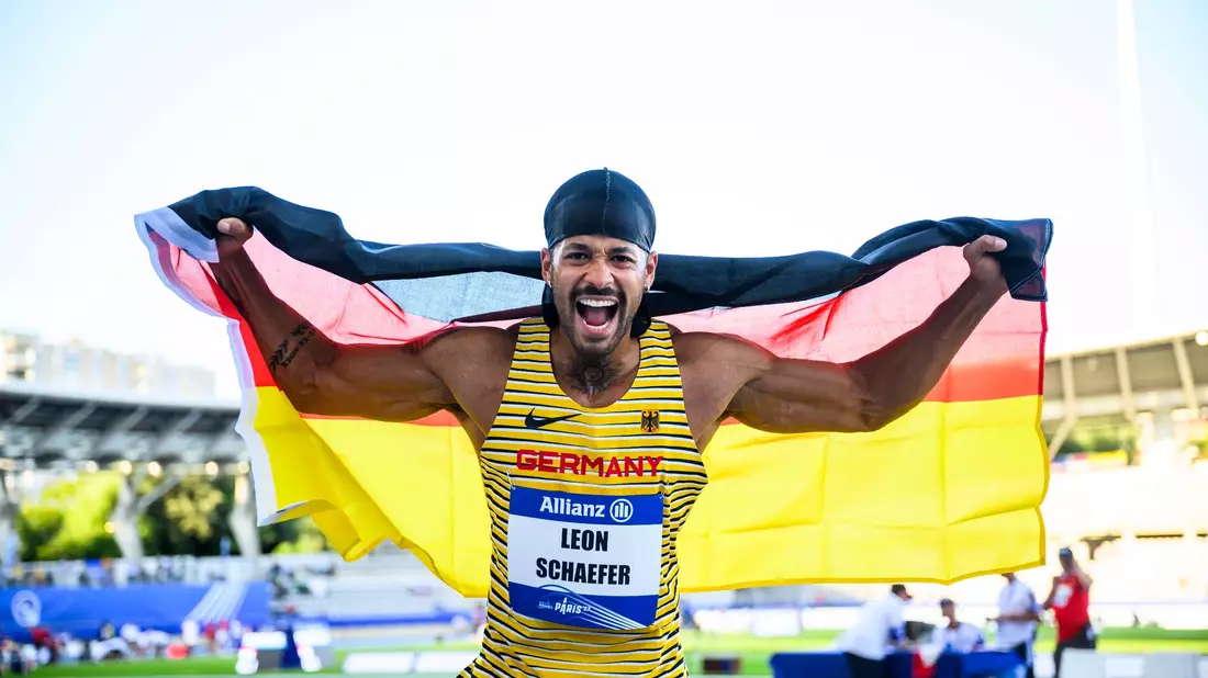 Léon Schäfer sprang bei der Para-WM in Paris zu Gold. - Bild: Tom Weller/Förderverein Para Leichtathletik/dpa