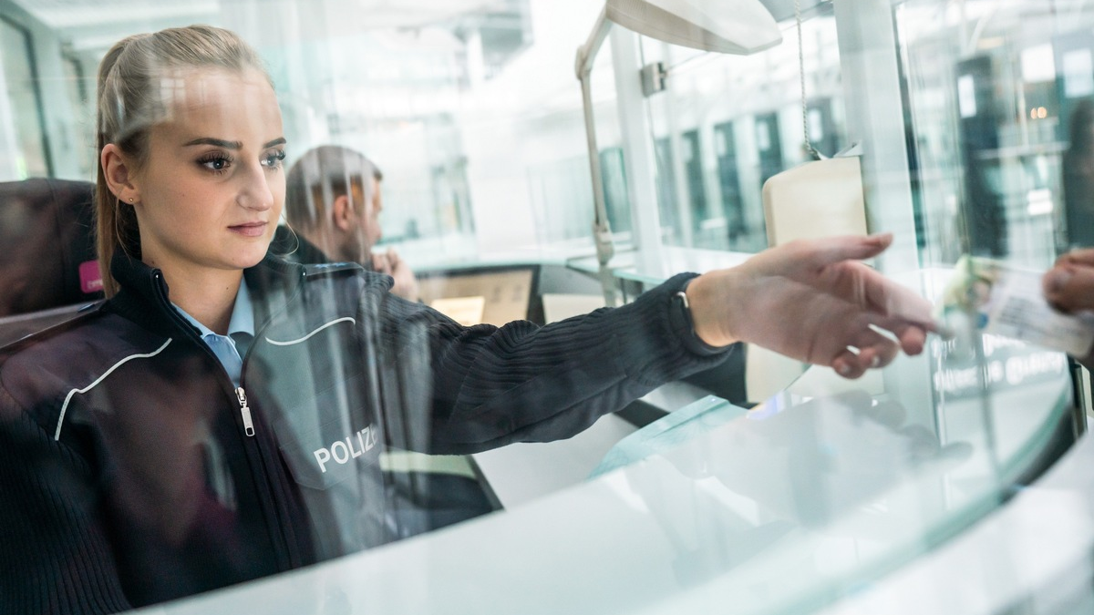 Bundespolizeidirektion München: Drei Schleusungen am Flughafen München aufgedeckt - Foto: presseportal.de