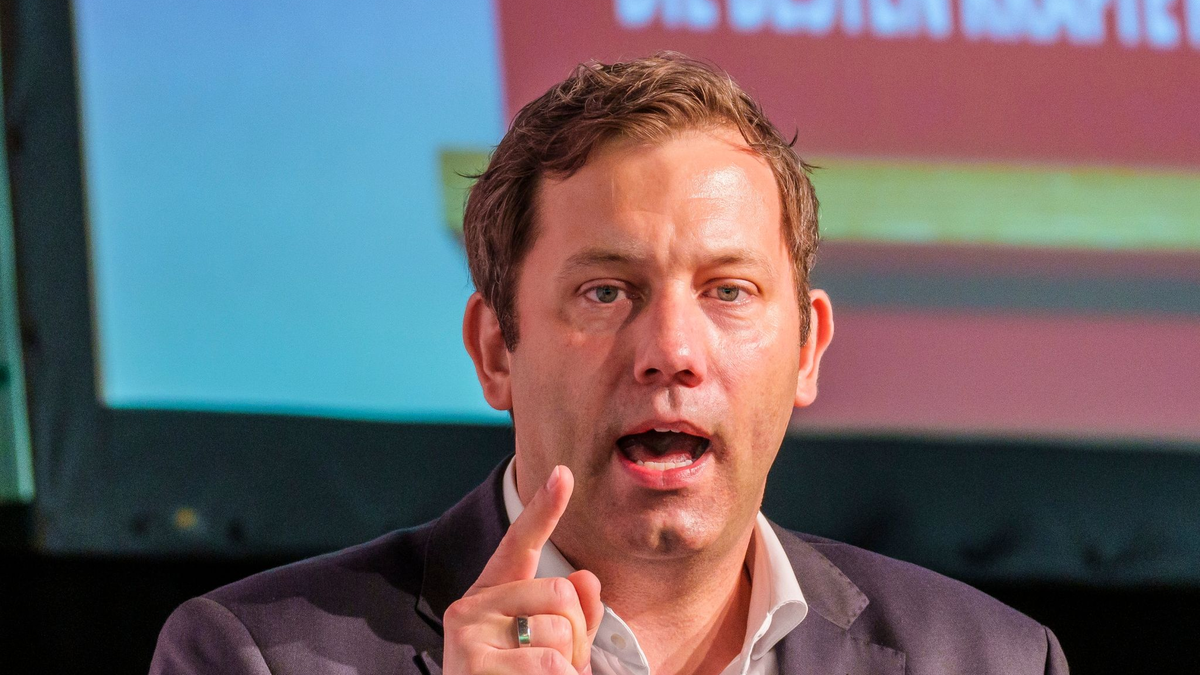 Schlägt statt der Einsparungen beim Elterngeld die Abschaffung des Ehegattensplittings für neue Ehen vor: Lars Klingbeil. - Foto: Andreas Arnold/dpa