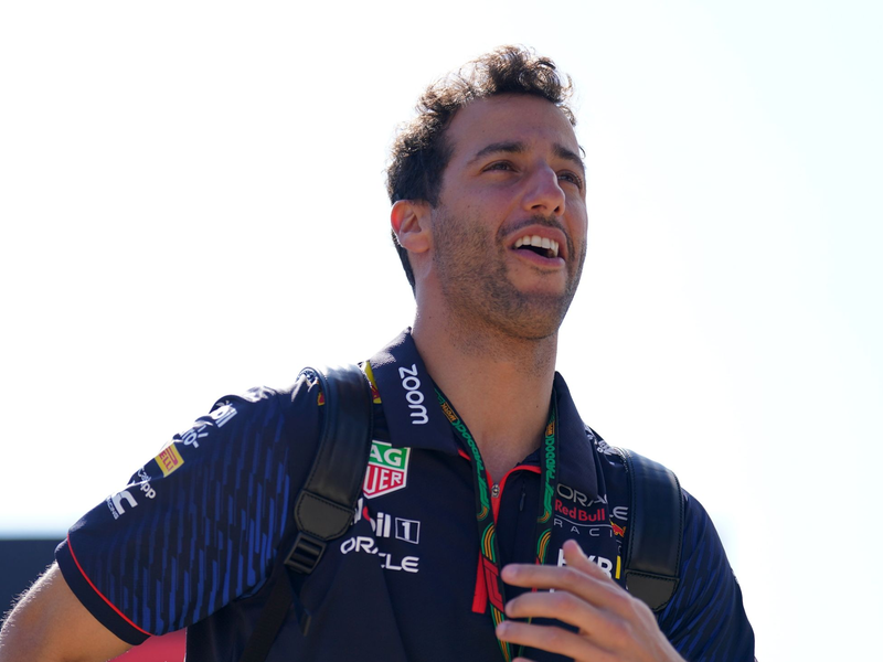Daniel Ricciardo hatte sich bei einem Trainingsunfall den linken Mittelhandknochen gebrochen. - Foto: Tim Goode/PA Wire/dpa