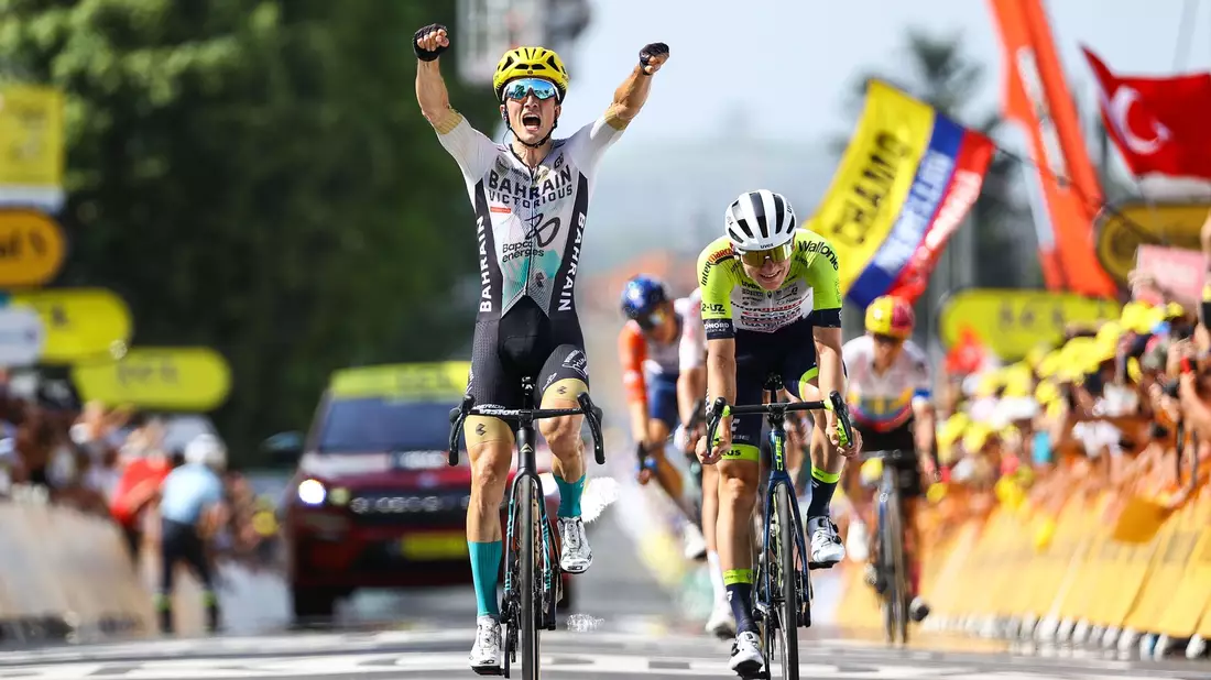 2025 kehrt die Tour de France mit ihrem Grand Départ nach Frankreich zurück. - Bild: David Pintens/Belga/dpa